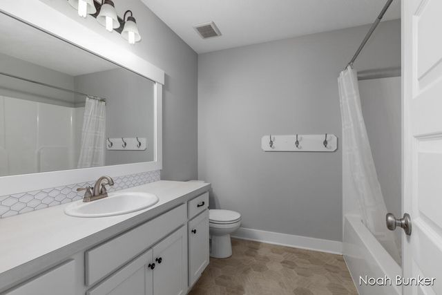 3857 Winsome Drive, Hudsonville, MI 49426