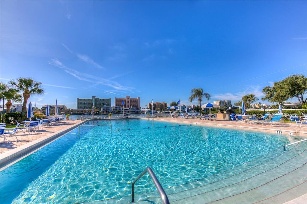 Image 35 of property listing at 10350 IMPERIAL POINT DRIVE W 13, Largo, FL 33774