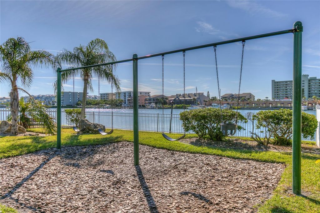 Image 38 of property listing at 10350 IMPERIAL POINT DRIVE W 13, Largo, FL 33774