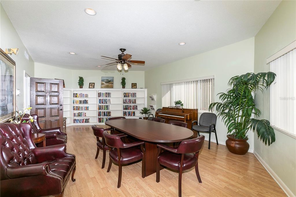 Image 46 of property listing at 10350 IMPERIAL POINT DRIVE W 13, Largo, FL 33774