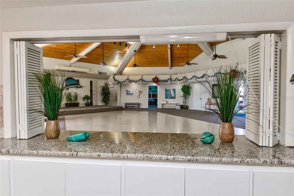 Image 49 of property listing at 10350 IMPERIAL POINT DRIVE W 13, Largo, FL 33774