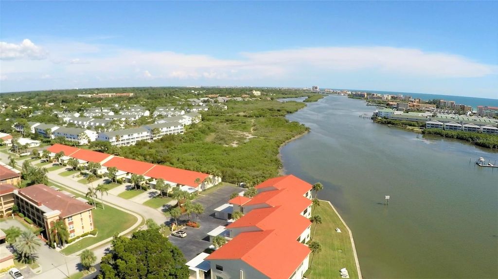 Image 56 of property listing at 10350 IMPERIAL POINT DRIVE W 13, Largo, FL 33774