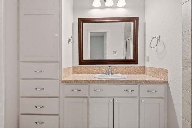 119 Bishop Rd., Rockport, TX 78382