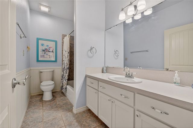 119 Bishop Rd., Rockport, TX 78382