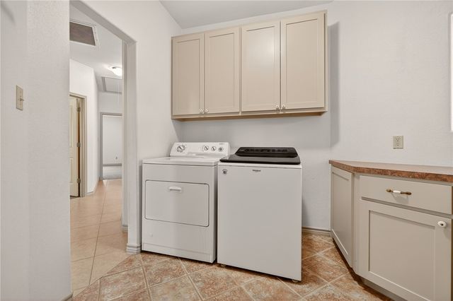 119 Bishop Rd., Rockport, TX 78382