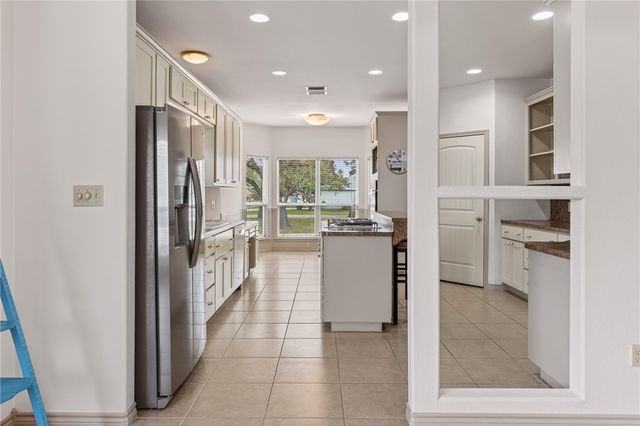 119 Bishop Rd., Rockport, TX 78382