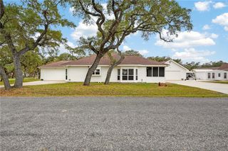 119 Bishop Rd., Rockport, TX 78382