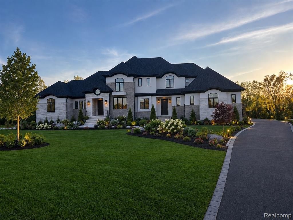 1812 Vista Drive, Oakland, MI 48363