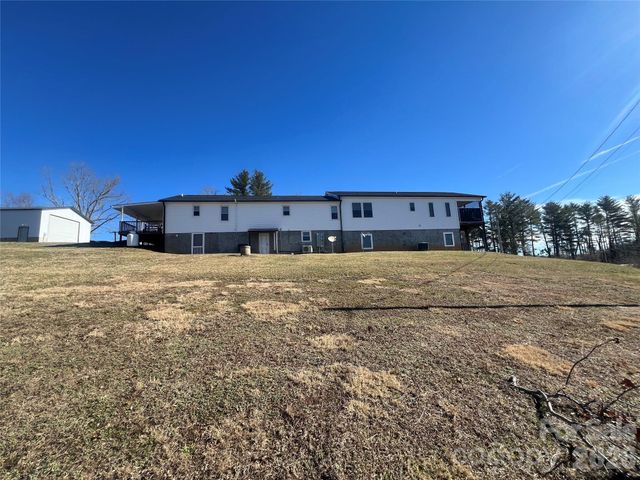 1086 Carters Ridge Road, Spruce Pine, NC 28777