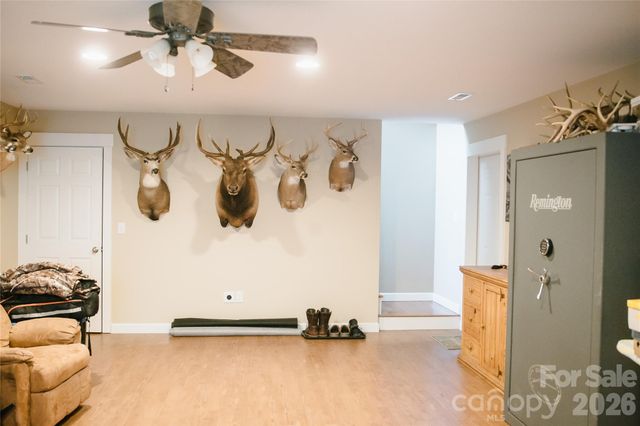 1086 Carters Ridge Road, Spruce Pine, NC 28777