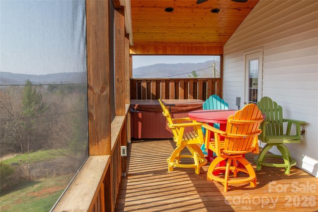 1086 Carters Ridge Road, Spruce Pine, NC 28777