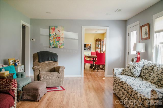 1086 Carters Ridge Road, Spruce Pine, NC 28777