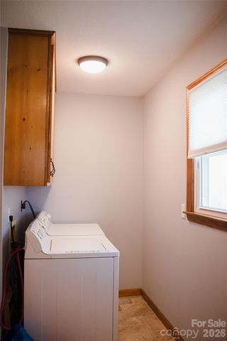 1086 Carters Ridge Road, Spruce Pine, NC 28777