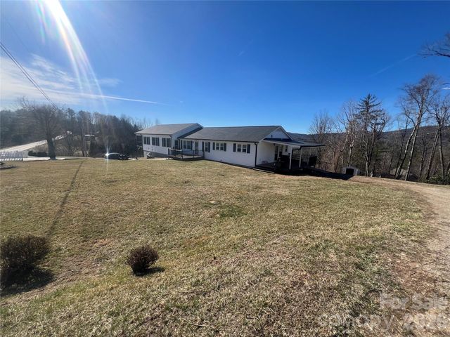 1086 Carters Ridge Road, Spruce Pine, NC 28777