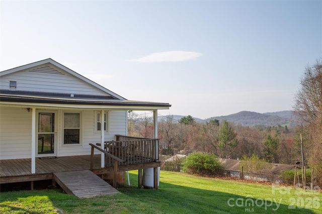 1086 Carters Ridge Road, Spruce Pine, NC 28777