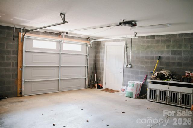 1086 Carters Ridge Road, Spruce Pine, NC 28777