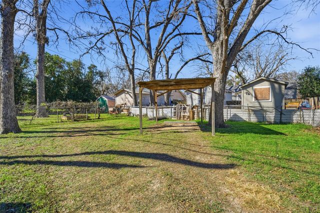3804 Colcord Avenue, Waco, TX 76707