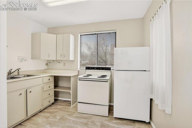 11 Bonfoy Avenue, Colorado Springs, CO 80909