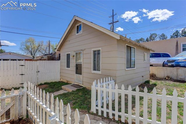 11 Bonfoy Avenue, Colorado Springs, CO 80909