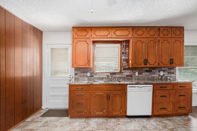 1813 Brook Hollow Drive, Fort Worth, TX 76114