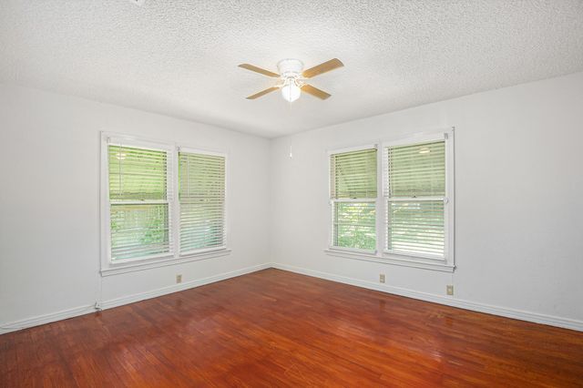 1813 Brook Hollow Drive, Fort Worth, TX 76114