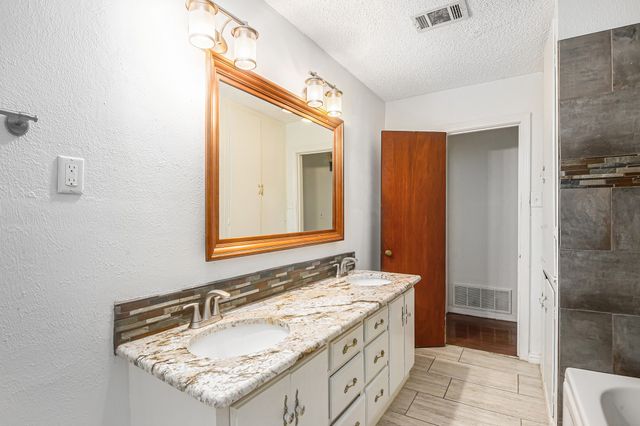 1813 Brook Hollow Drive, Fort Worth, TX 76114