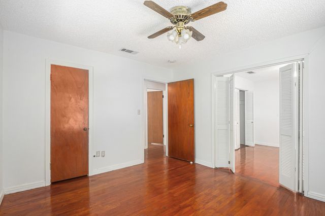1813 Brook Hollow Drive, Fort Worth, TX 76114