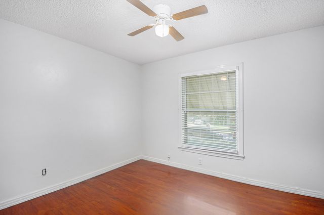 1813 Brook Hollow Drive, Fort Worth, TX 76114