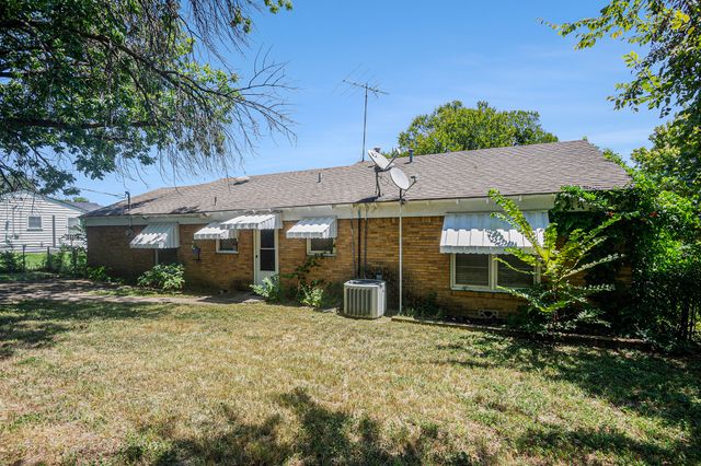 1813 Brook Hollow Drive, Fort Worth, TX 76114