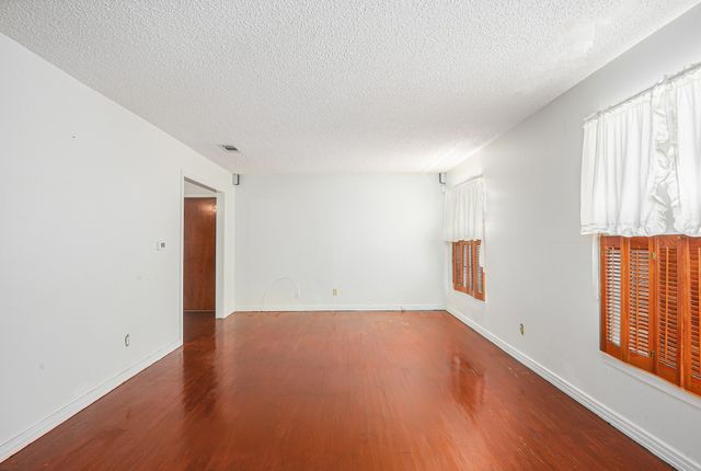 1813 Brook Hollow Drive, Fort Worth, TX 76114