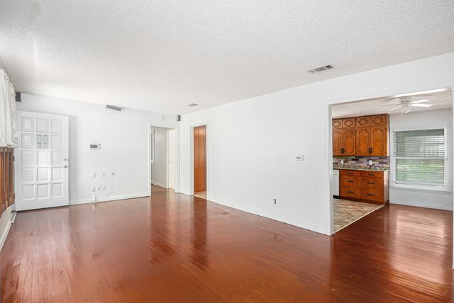 1813 Brook Hollow Drive, Fort Worth, TX 76114