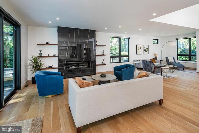 44 ARMOUR RD, Princeton, NJ 08540