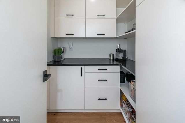 44 ARMOUR RD, Princeton, NJ 08540