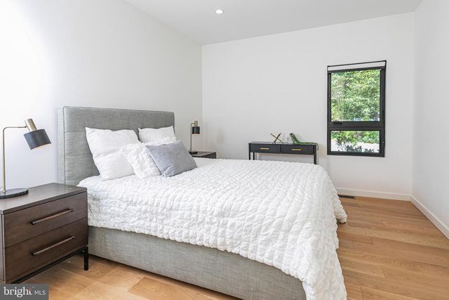 44 ARMOUR RD, Princeton, NJ 08540