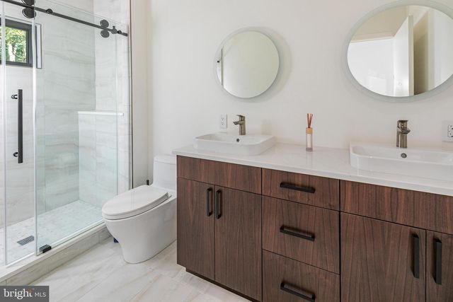 44 ARMOUR RD, Princeton, NJ 08540