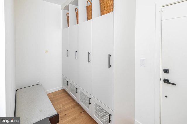 44 ARMOUR RD, Princeton, NJ 08540