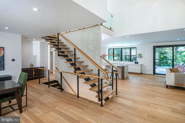 44 ARMOUR RD, Princeton, NJ 08540