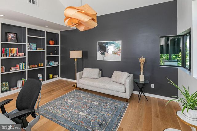 44 ARMOUR RD, Princeton, NJ 08540