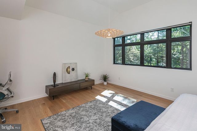 44 ARMOUR RD, Princeton, NJ 08540