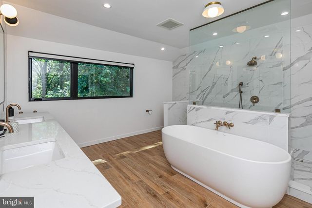 44 ARMOUR RD, Princeton, NJ 08540