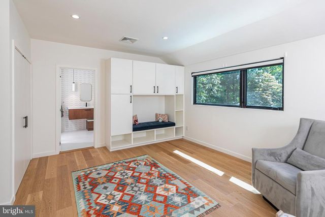 44 ARMOUR RD, Princeton, NJ 08540