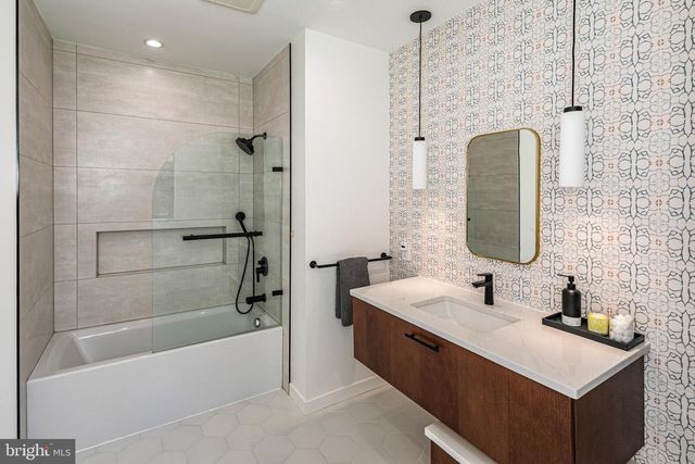 44 ARMOUR RD, Princeton, NJ 08540