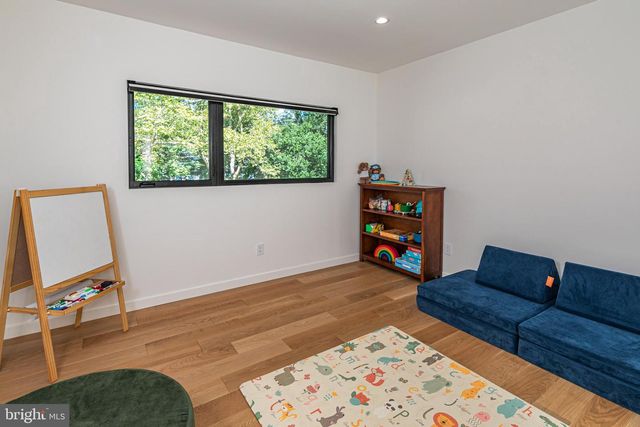 44 ARMOUR RD, Princeton, NJ 08540