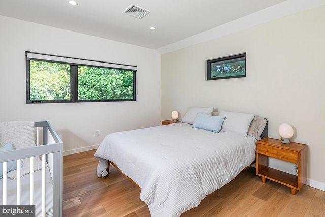 44 ARMOUR RD, Princeton, NJ 08540