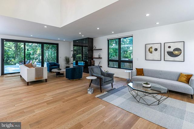 44 ARMOUR RD, Princeton, NJ 08540