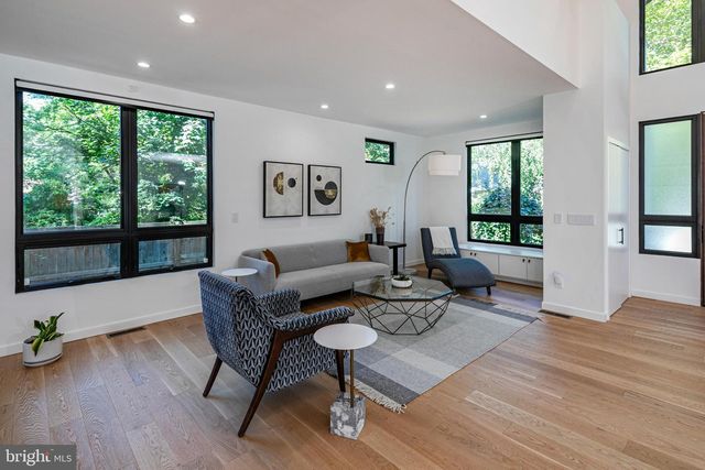 44 ARMOUR RD, Princeton, NJ 08540