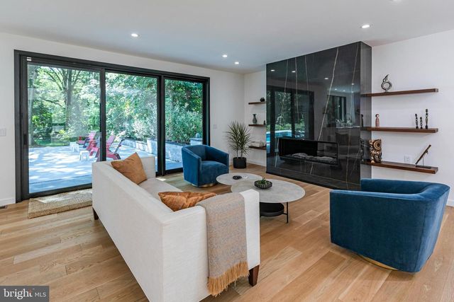 44 ARMOUR RD, Princeton, NJ 08540