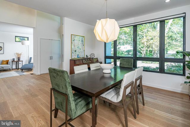 44 ARMOUR RD, Princeton, NJ 08540