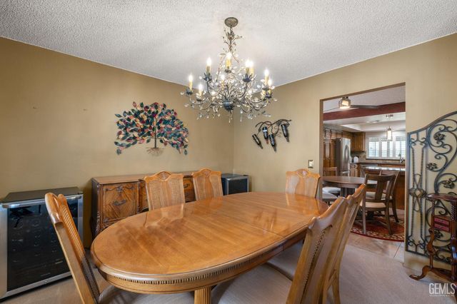 5201 Summerwind Way, Bakersfield, CA 93308