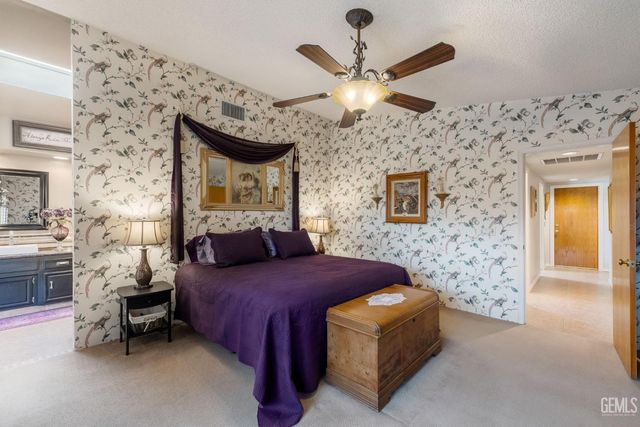 5201 Summerwind Way, Bakersfield, CA 93308